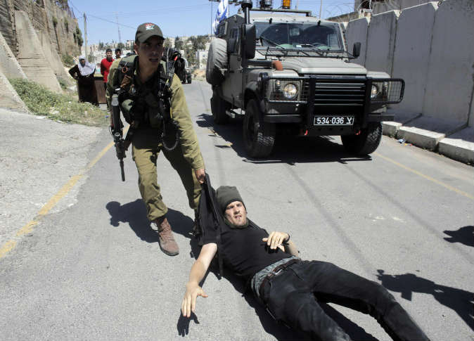 militer Israel seret wartawan