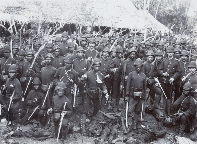 14 soldaten van het KNIL Atjeh oorlog Sumatra Ned.Indië