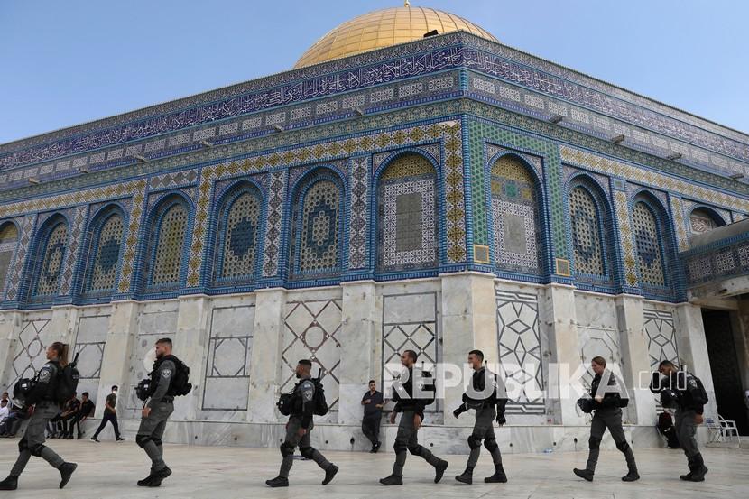  Polisi Israel melakukan manuver melalui kompleks Masjid Al Aqsa 